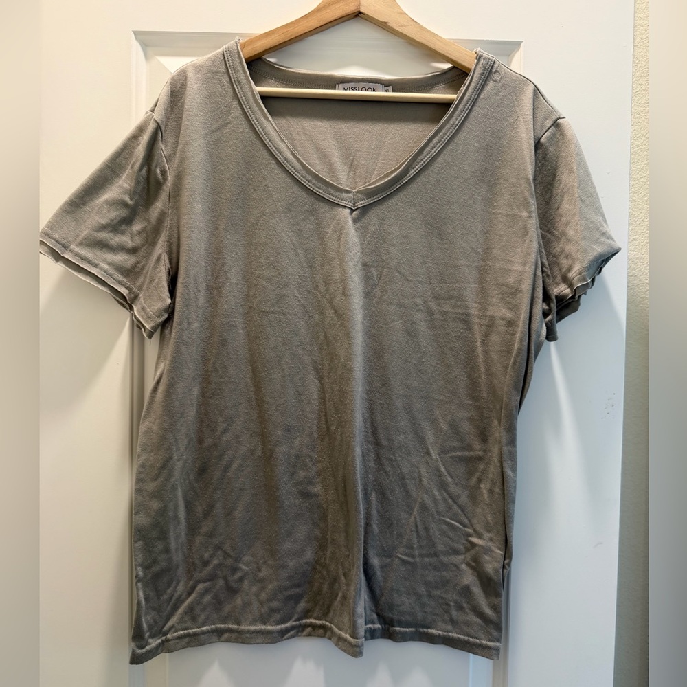 MISSLOOK Light Gray V-Neck T-Shirt